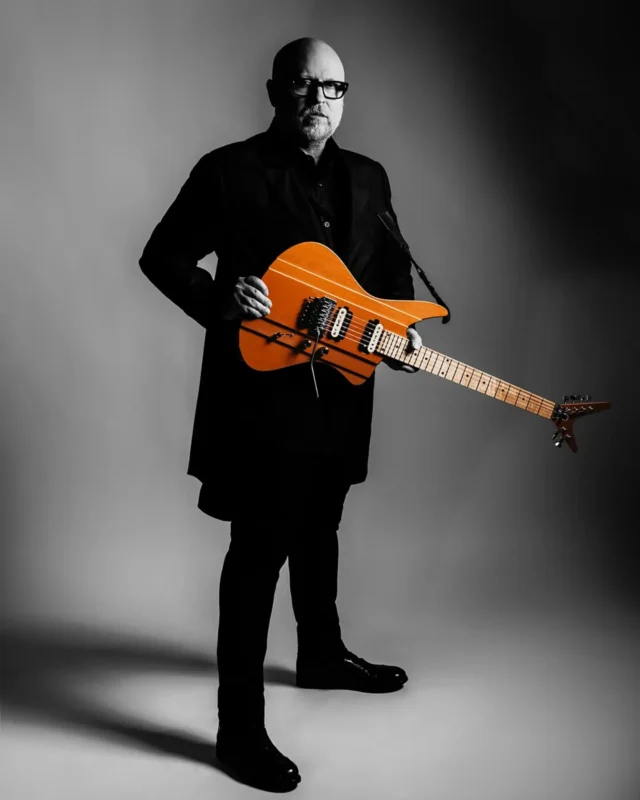 Home — Robin Guitars - Robin Guitars